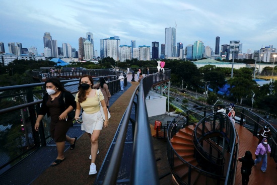 印尼 馬來(lái)西亞進(jìn)一步放寬對(duì)外國(guó)游客的新冠限制