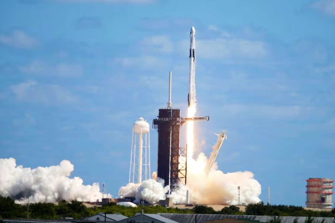 SpaceX Crew Dragon團(tuán)隊(duì)與國際空間站安全對接