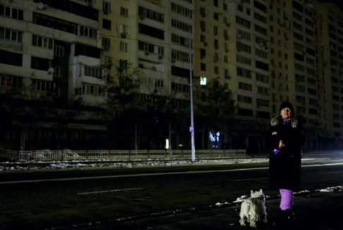 烏克蘭首都基輔停電 基輔一直在下雪黑暗和寒冷籠罩