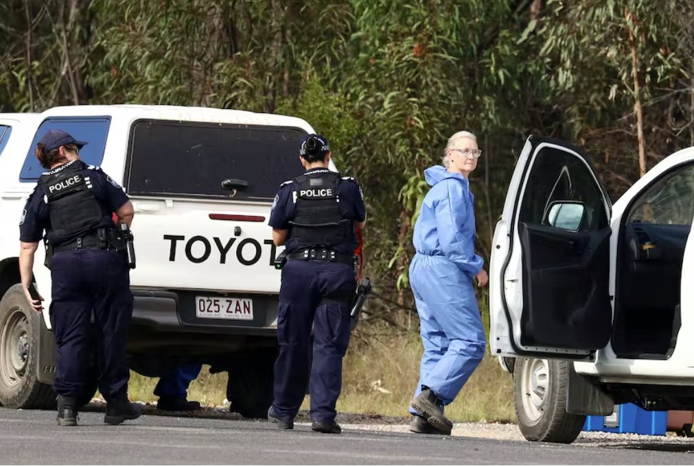 澳大利亞哀悼在槍擊事件中喪生的警察和平民