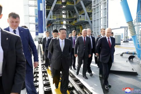金正恩訪問俄羅斯遠(yuǎn)東小鎮(zhèn)的航空工廠