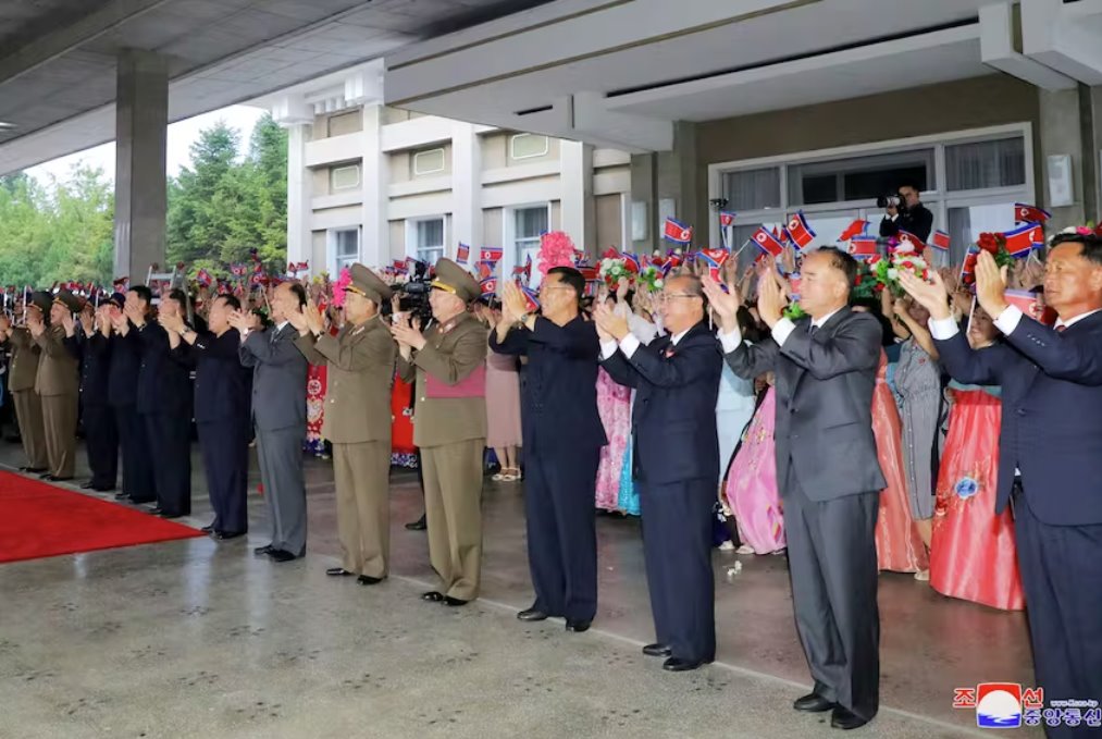 現(xiàn)場(chǎng)畫(huà)面!金正恩乘專(zhuān)列出訪俄羅斯
