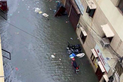 印度颶風(fēng)米昌影響發(fā)生洪水 造成五人死亡