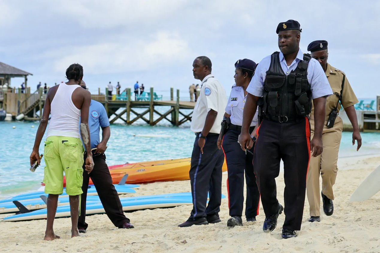 2023年12月4日，巴哈馬拿騷SandalsRoyalBahamian度假村發(fā)生鯊魚襲擊一名游客致死事件后。