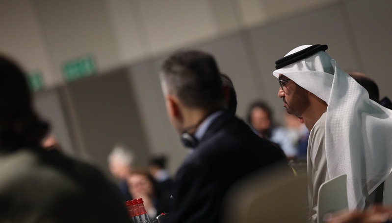 Cop28主席SultanAlJaber向代表們發(fā)表講話