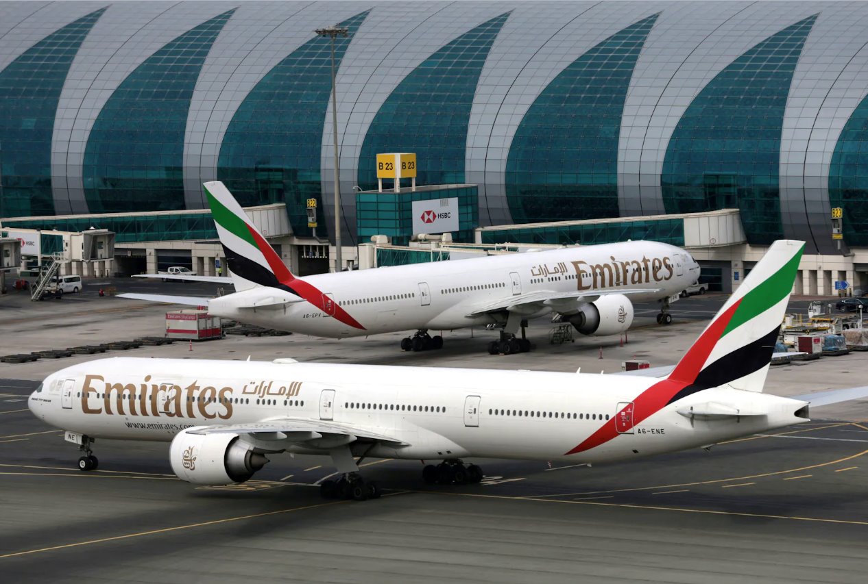 2019年2月15日，阿聯(lián)酋航空波音777-300ER飛機出現(xiàn)在阿拉伯聯(lián)合酋長國迪拜國際機場。