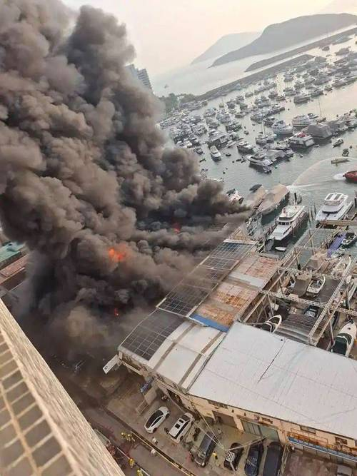 香港大埔大火已致4死 1名消防員殉職